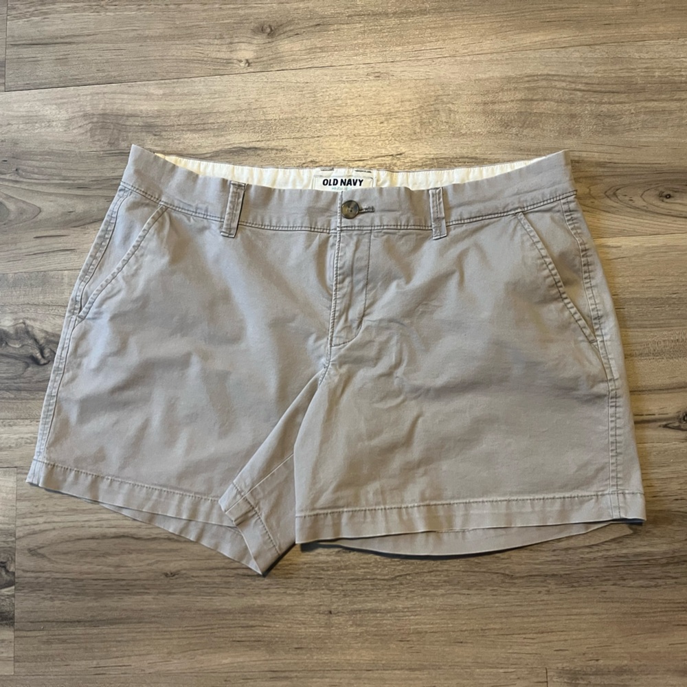 Old Navy Women's Beige Flat Front Shorts